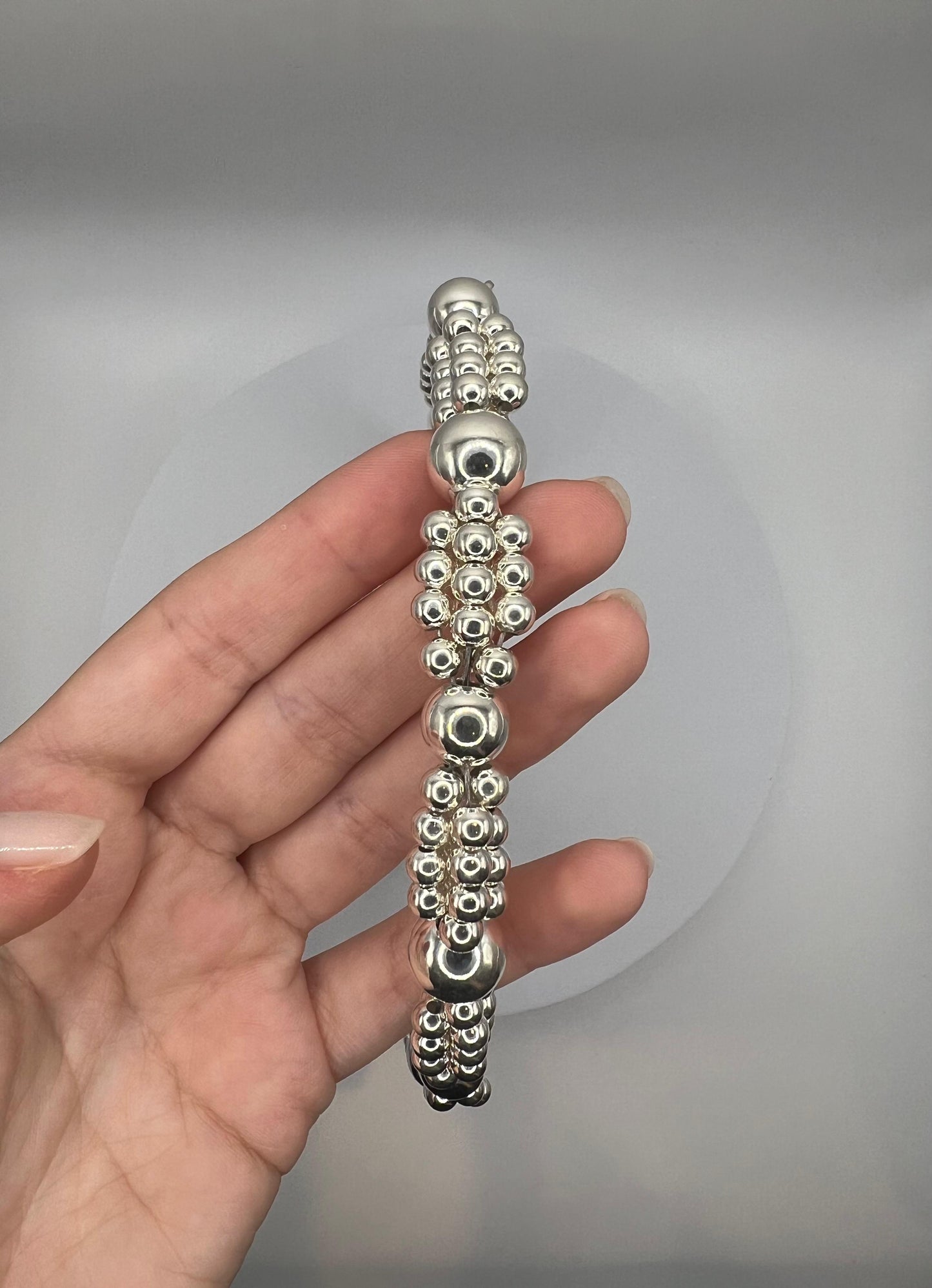 Collana girocollo, creata con sfere in Argento 925.