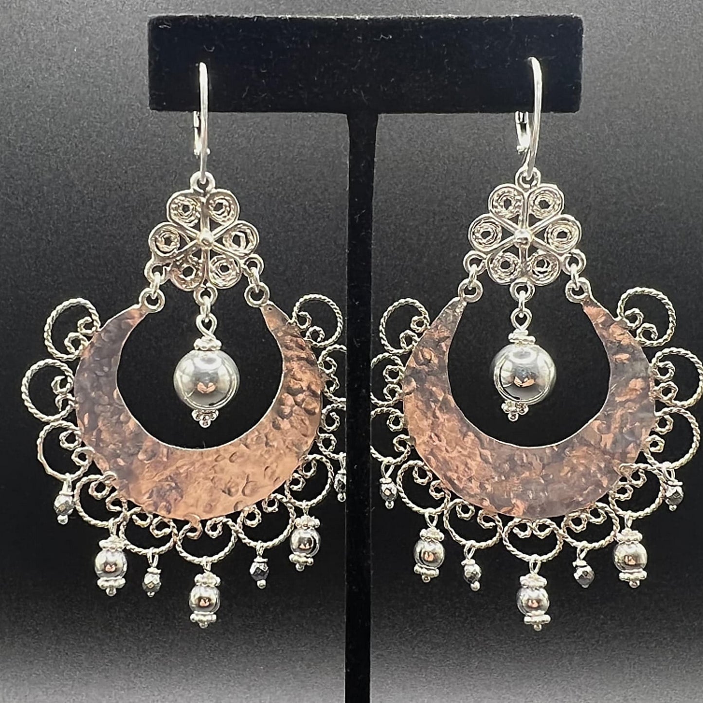 Orecchini in Argento 925, lavorati artigianalmente.