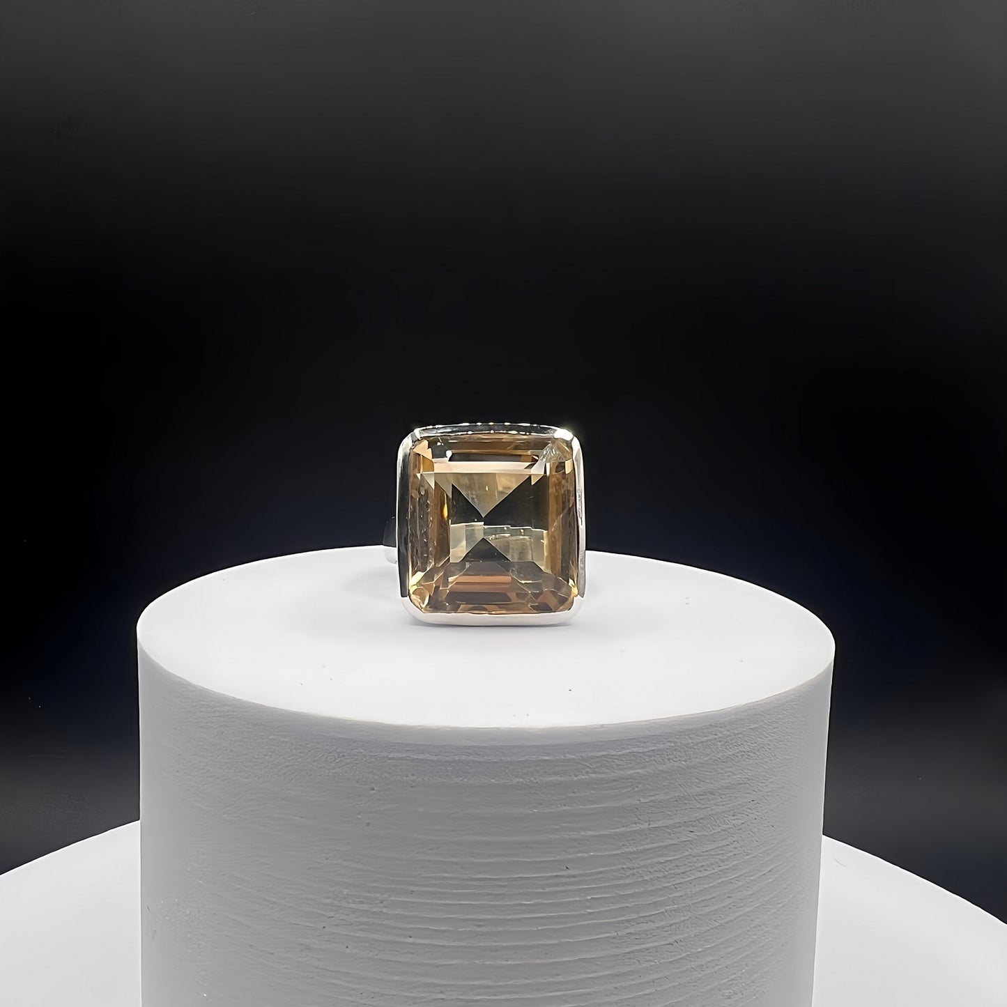 Anello in Argento 925 e quarzo citrino