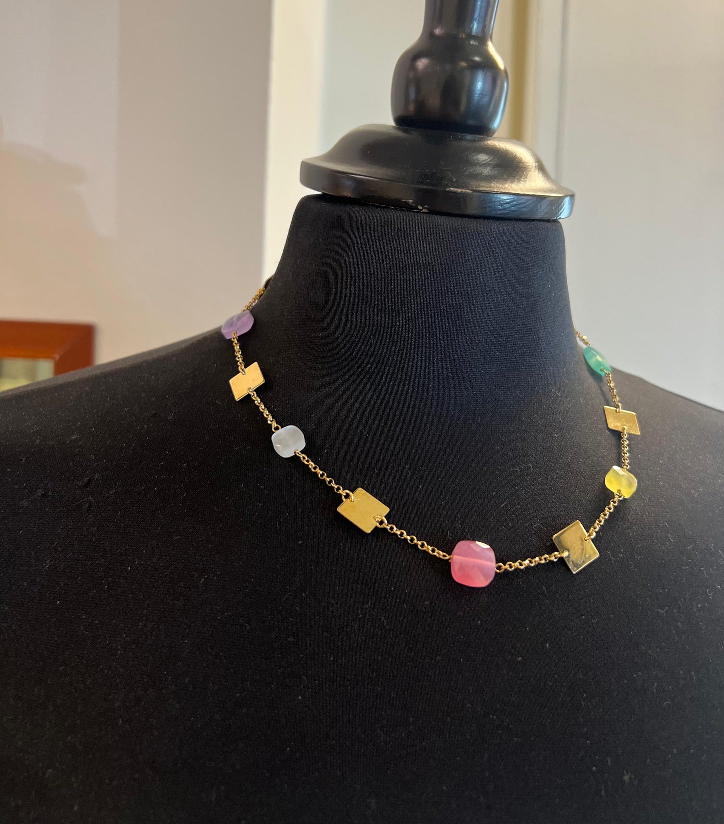 Collana girocollo, creata con sfere in Argento 925.