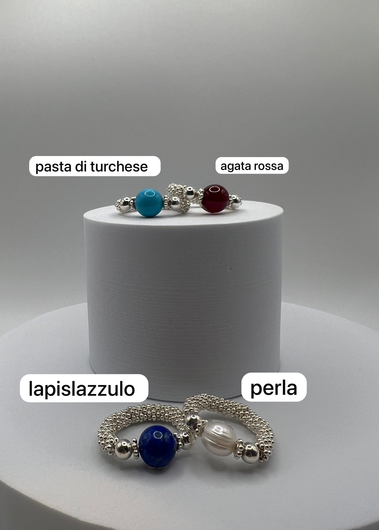 Anelli montati con eleastico in Argento 925 e pietre dure.